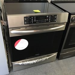 New Scratch And Dent Frigidaire Gallery 4 Burner Glass Top Induction Stainless Steel Slide In Range, 1 Year Warranty 