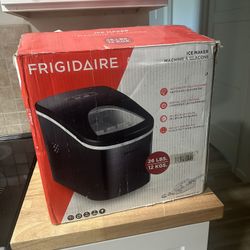 Frigidaire Ice Machine