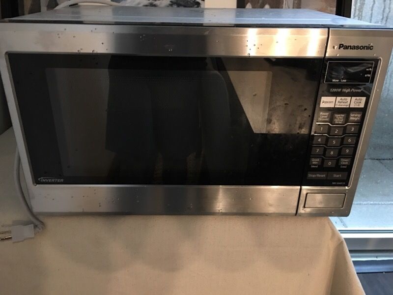 Panasonic NNSA651S Microwave for Sale in Seattle, WA OfferUp