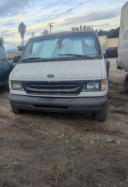 2000 Ford E-150
