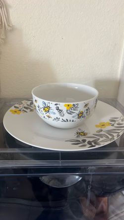 Bee Plate Set $5