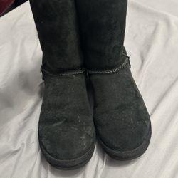 Uggs, Lows, Black And Size 8 