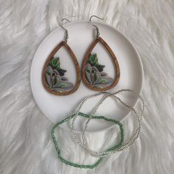 Purple/green floral wood drop earrings & 3 beaded bracelets