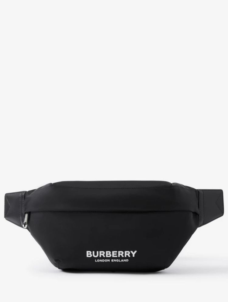Burberry Logo Print Nylon Sonny Bum Bag Black/White for Sale in Los  Angeles, CA - OfferUp