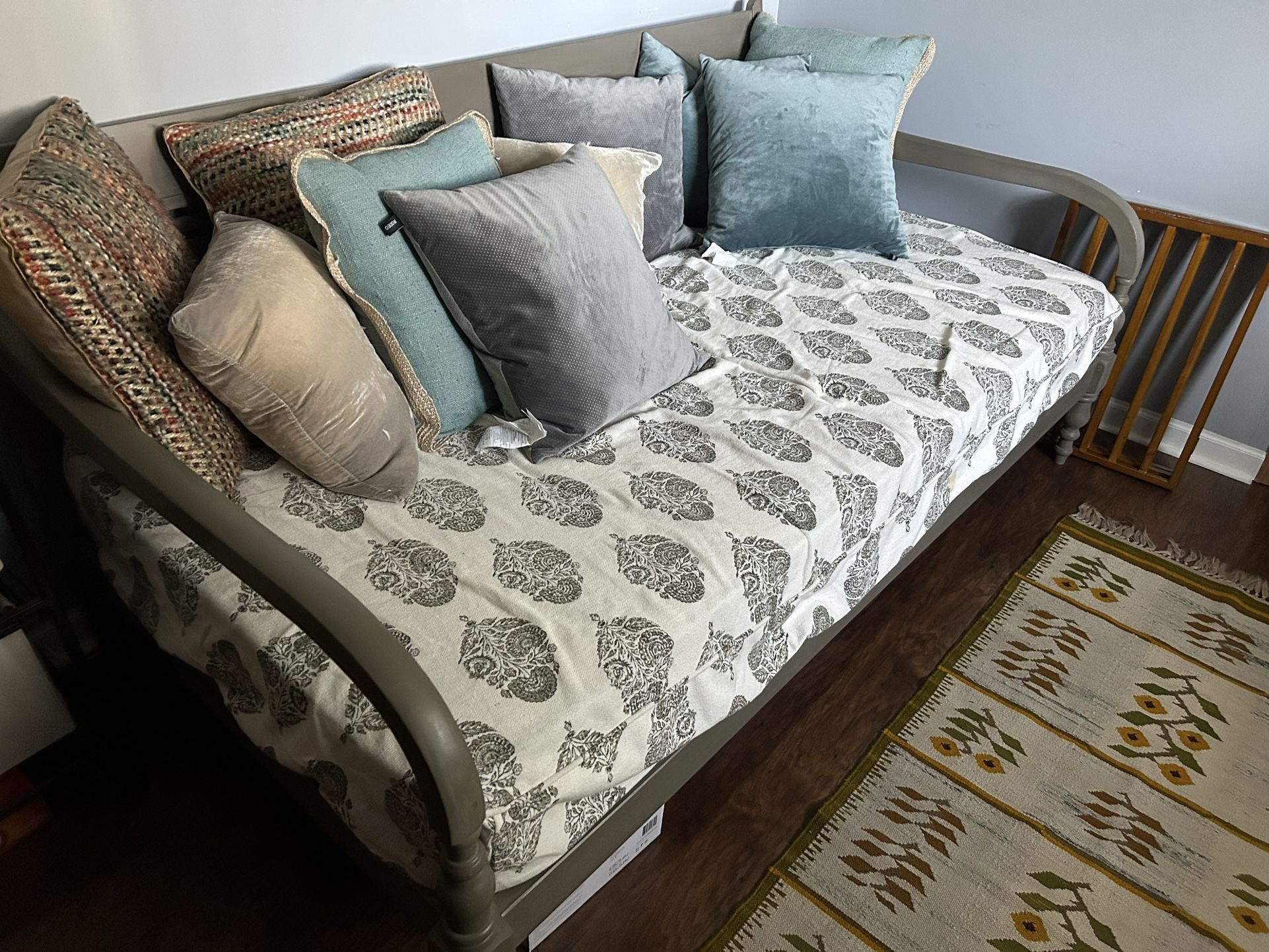 Daybed With Mattress