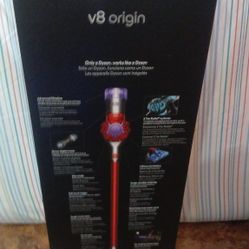 Dyson V8 Origin (Brand New In The Box)