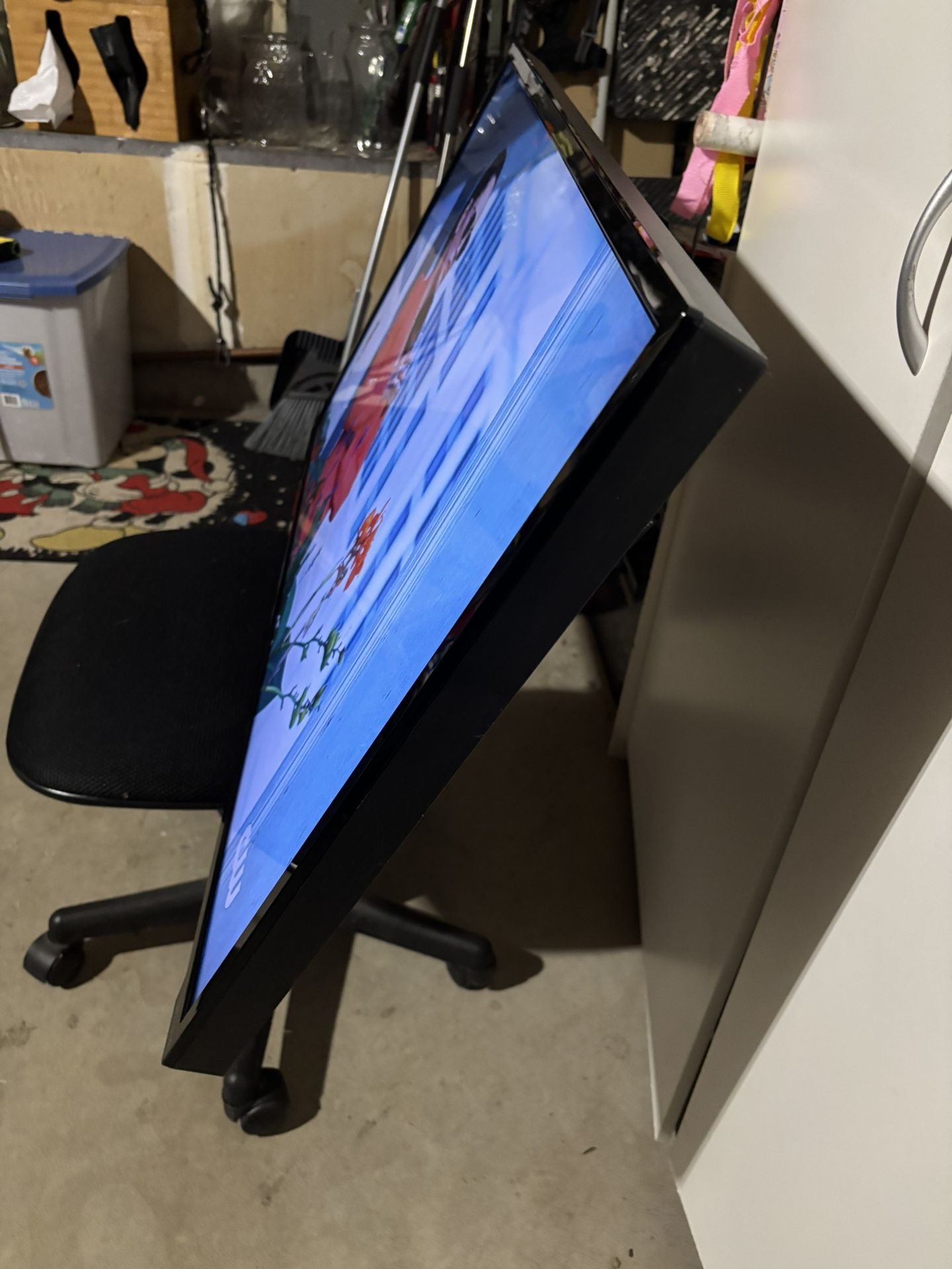 38 Inch Vizio Non Smart Tv  And No Stand 