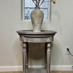 Round Side Table 
