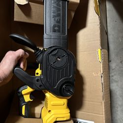 12” Dewalt 20v Chainsaw     (Saw Only)