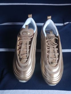 Size 8.5 air max new in box