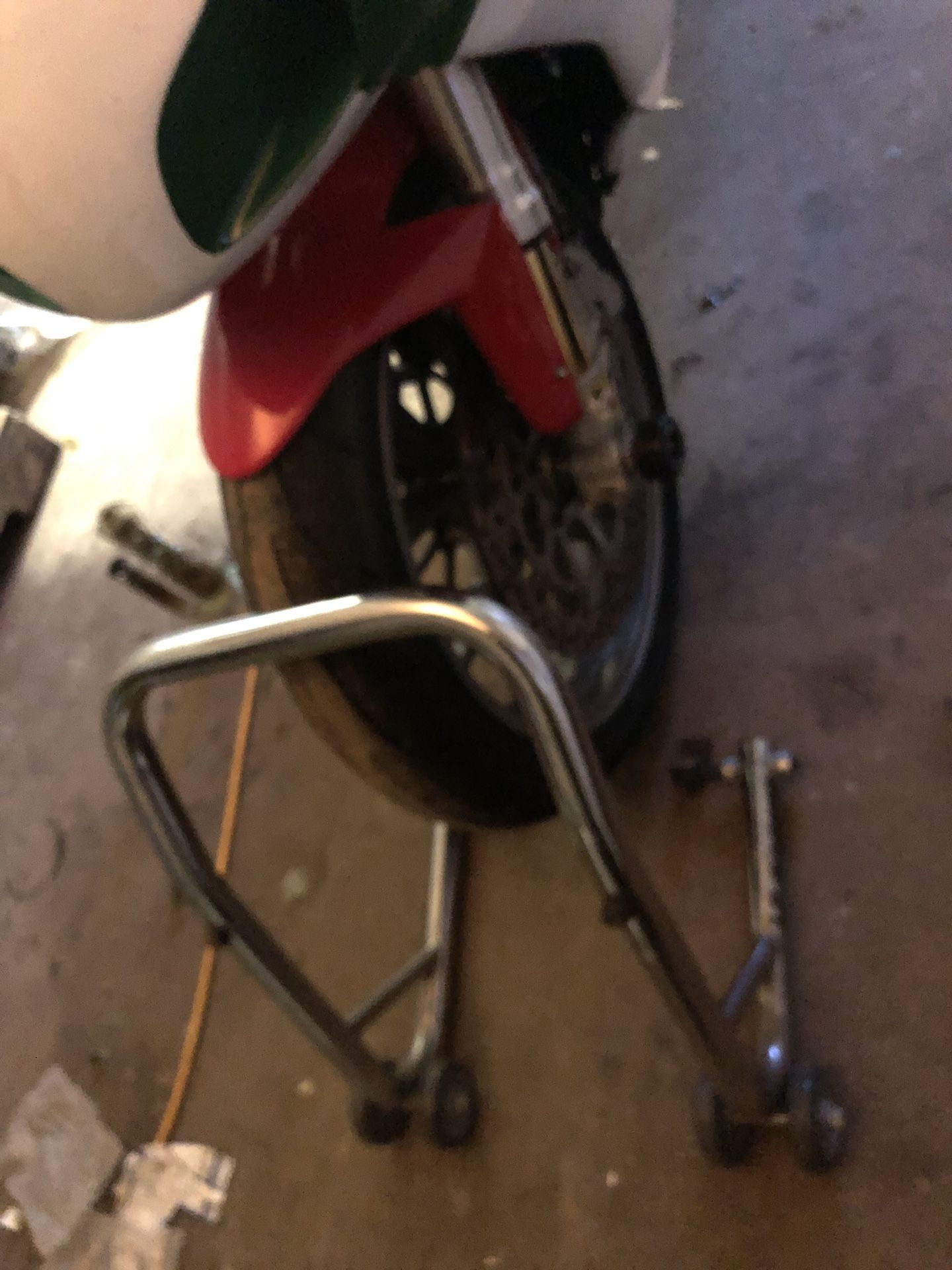 Lp racing motorcycle front lift for Yamaha r3 or 300 cc bike won’t fit my Ducati