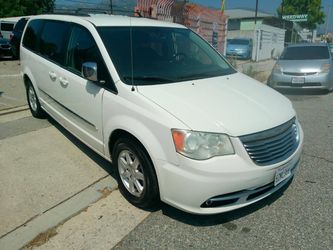 2011 Chrysler Town & Country