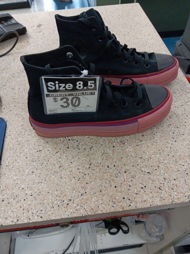 Converse Shoes Size 8.5
