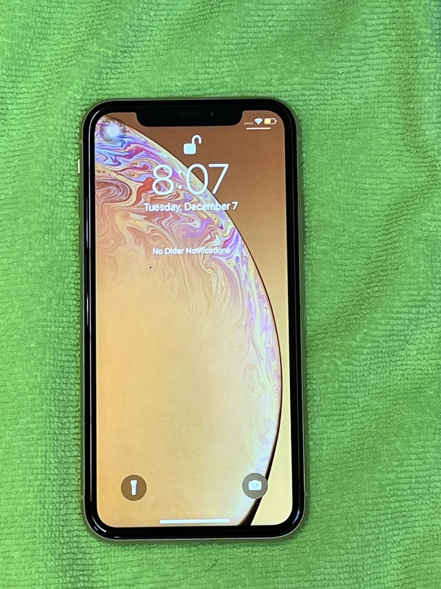 iPhone XR Yellow 64gb