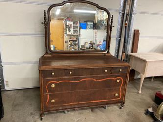 Dresser possible mahogany 5 drawer