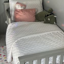 Toddler bed