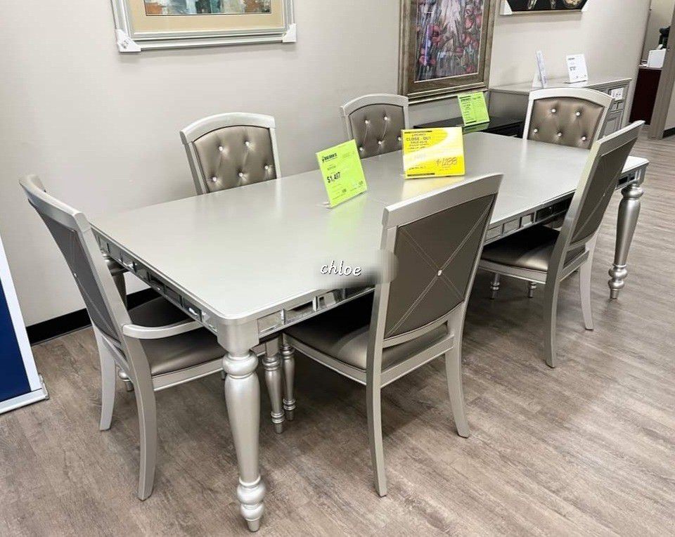 
÷ASK DISCOUNT COUPON😎 A lot of  counter Height set options Have Delivery table buffet chairs ÷
Orsi Silver Extendable Mirrored Dining Room Set 
