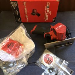 Milwaukee M12 FUEL 12V Lithium-Ion Brushless Cordless 3 in. Cut Off Saw (Tool-Only)