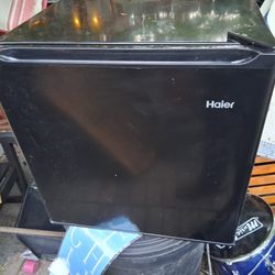 Counter Top Small Fridge/freezer