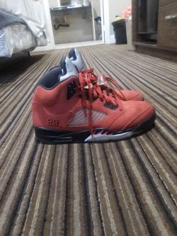 Air Jordan 5 & Black Jordans