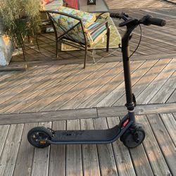 Atomi e20 electric scooter