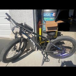 Electric Bike w/ Extra Tires 