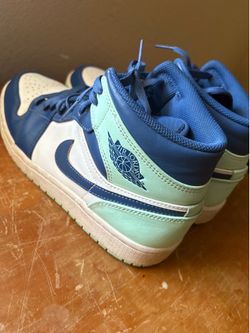 Air Jordan 1 mid SIZE 8 men