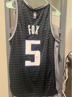 D’Aaron Fox Sacramento Kings Jersey size small