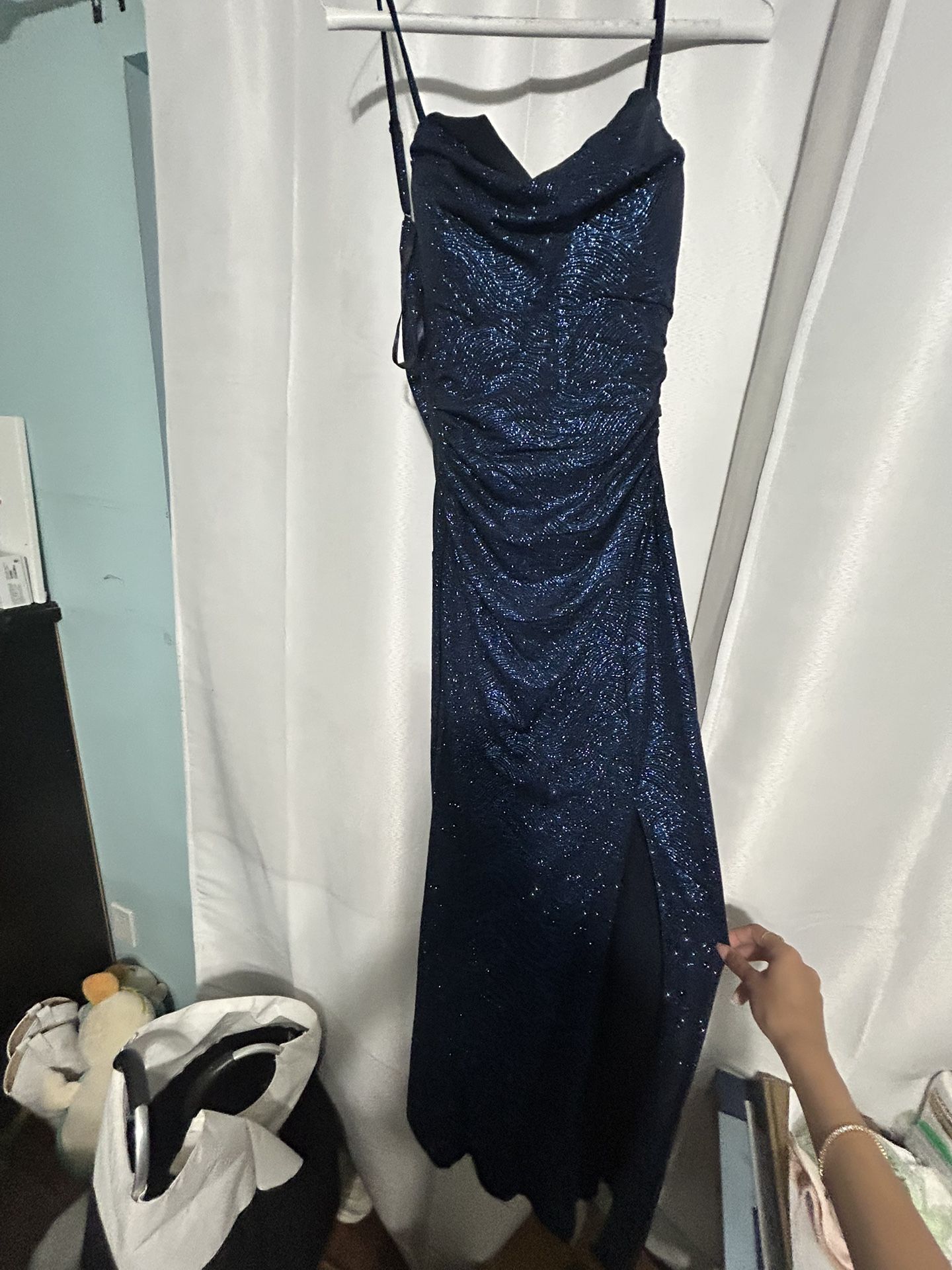 Gorgeous navy blue shimmer gown from Josouim, perfect for prom, weddings, or formal events. ✨ Features: 	•	Cowl neckline with adjustable spaghetti str