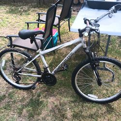 Roadmaster Granite Peak Men s Mountain Bike for Sale in Downey