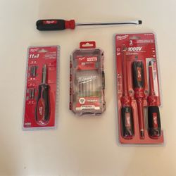 Milwaukee Screwdrivers & Bit Set