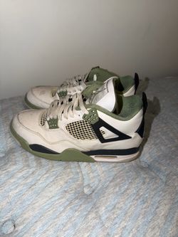 Jodan 4’s size 10.5 Women Size 9 Men