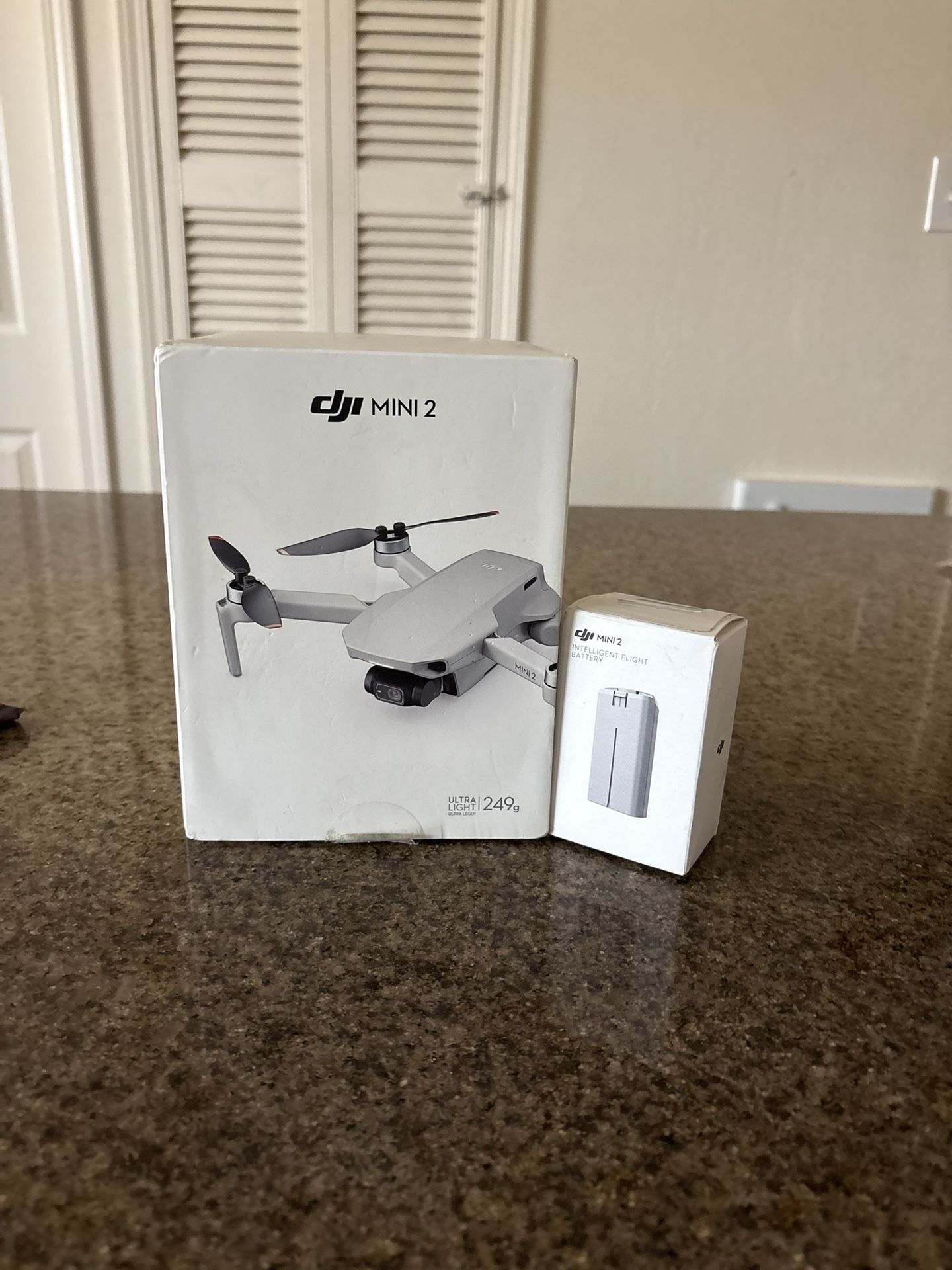 DJI Mini 2 Ultralight Drone 249g w Extra Battery