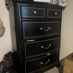Dresser And Vanity