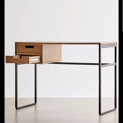 Harvey Table URBAN OUTFITTERS