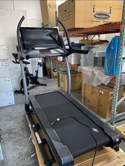 MOVING SALE! Nordic Track Commercial x32i treadmill