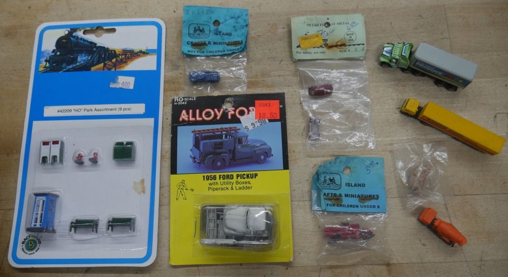 Alloy Forms HO Scale 1956 Ford Utility Pickup Truck Kit #H-2043 ; #42 209 'HO' Park Assortment (9 pcs) , Island Crafts & miniatures red & blue car ;