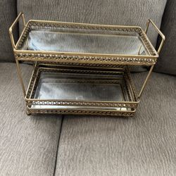 2 tier gold and mirrored stand