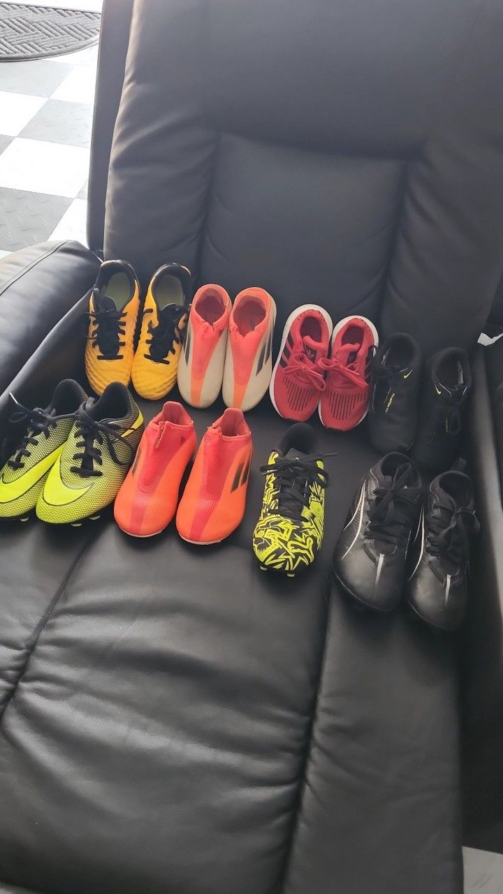 Soccer Shoes And Tennis Shoes For Sale
