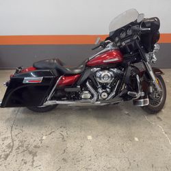 2013 Harley-Davidson FLHTK Electra Glide Limited