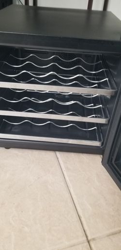 wine enthusiast 12 bottle wine fridge