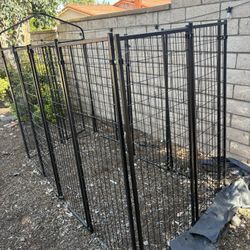 Large outside dog kennel 