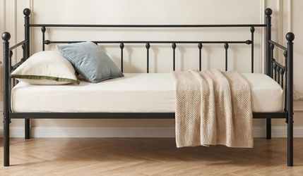 Black Day Bed, Twin  & mattress