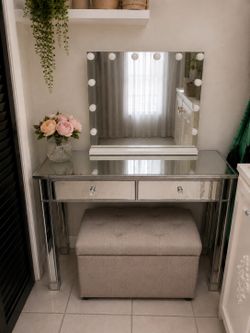 Vanity (includes mirror and the chair chest)