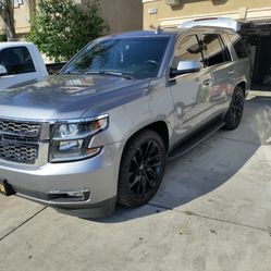 We Do Upholstery Work And Car's Boat's And RV 