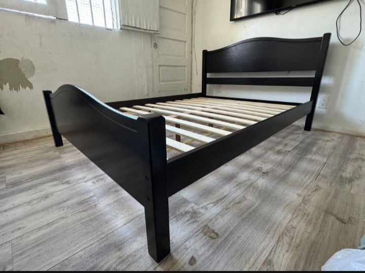 Full Size Bed Frame With Mattress 