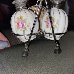 Vintage Porcelain Salt & Pepper Shaker