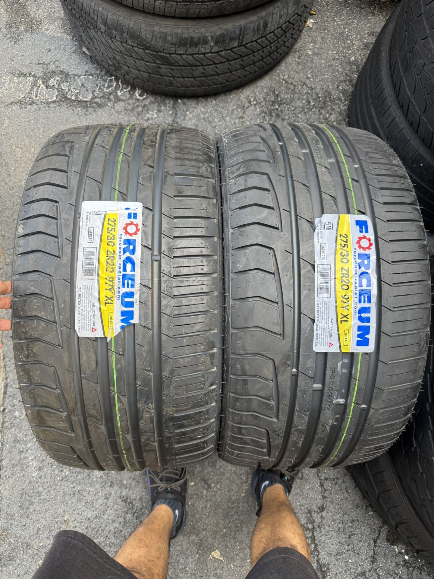 Forceum 275 30 R20