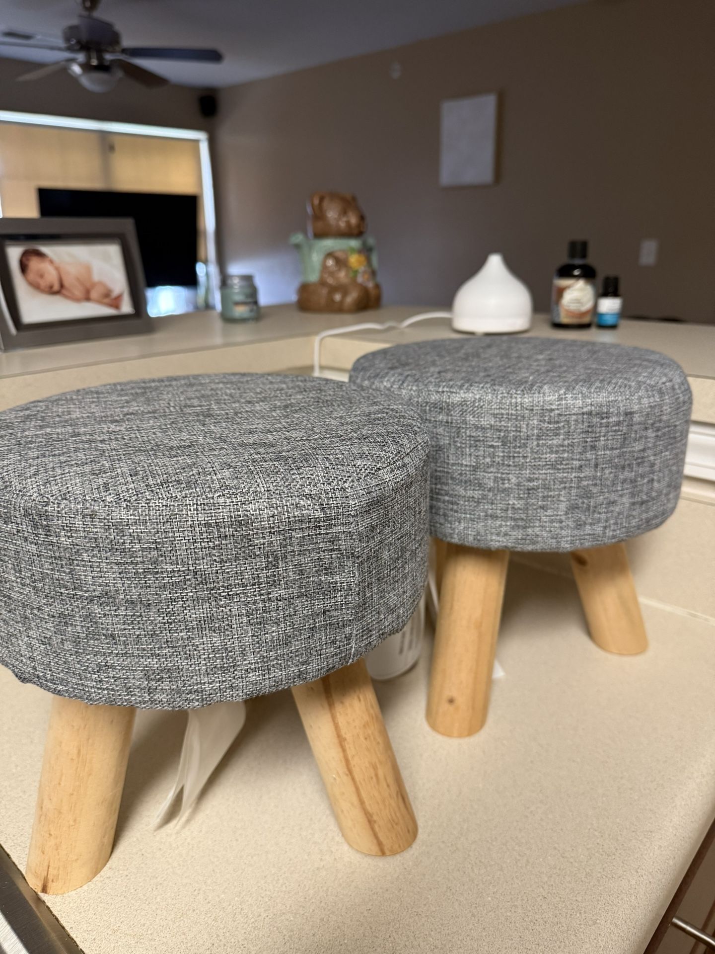 2 Stools