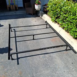 Twin/Full/Queen Bed Frame 